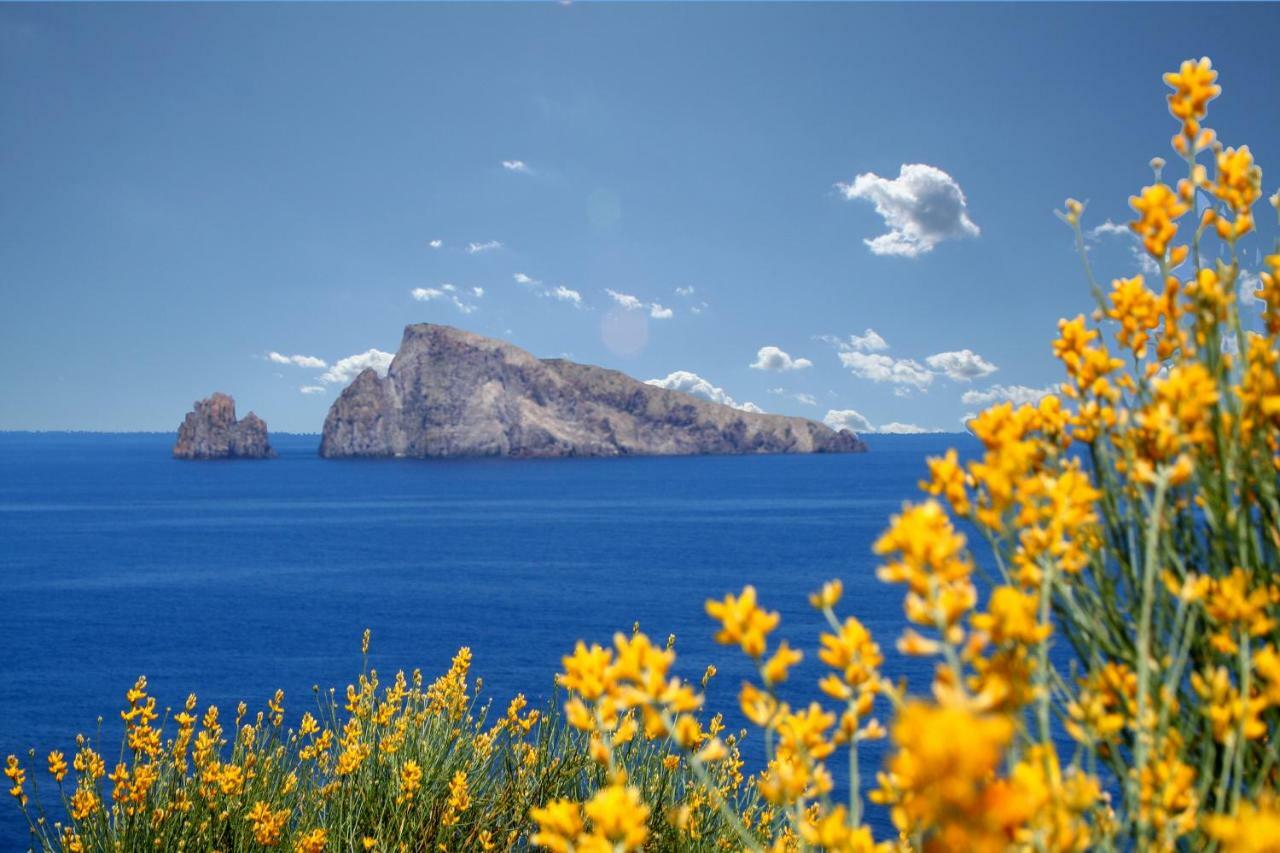 La Ginestra Villa Panarea Exterior photo